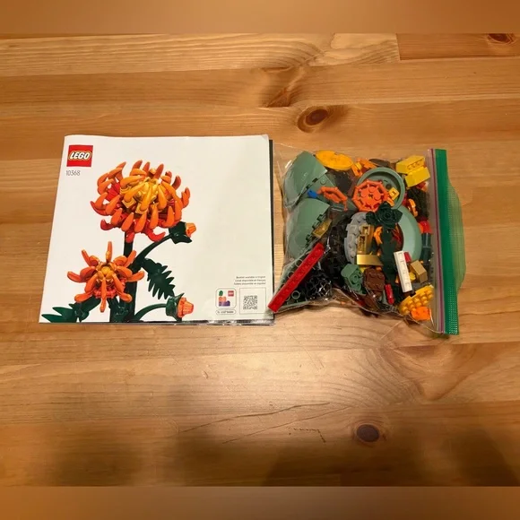 Lego chrysanthemum set - Picture 2 of 2